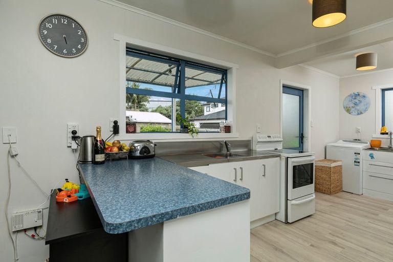 Photo of property in 17 Garelja Road, Henderson, Auckland, 0612