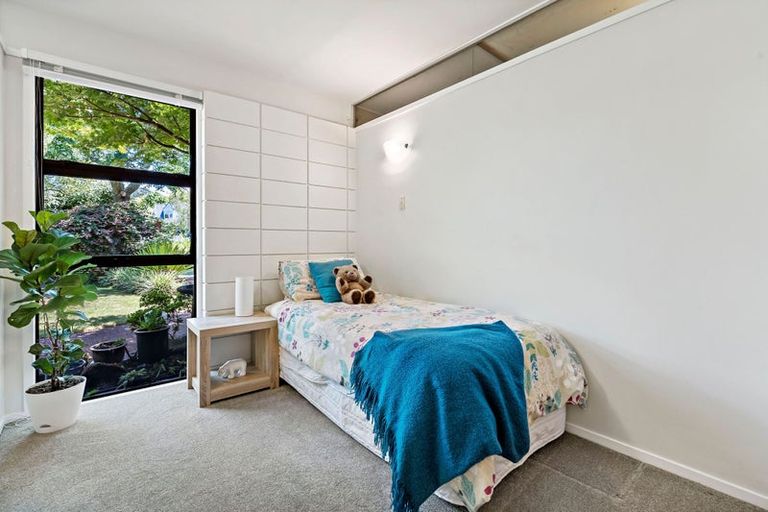 Photo of property in 7 Helvetia Drive, Browns Bay, Auckland, 0630