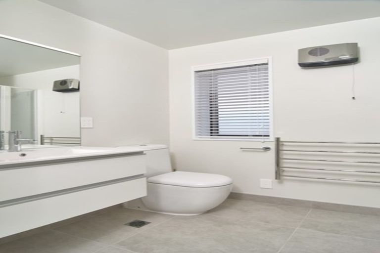 Photo of property in Riverena Flats, 377 Barbadoes Street, Christchurch Central, Christchurch, 8011