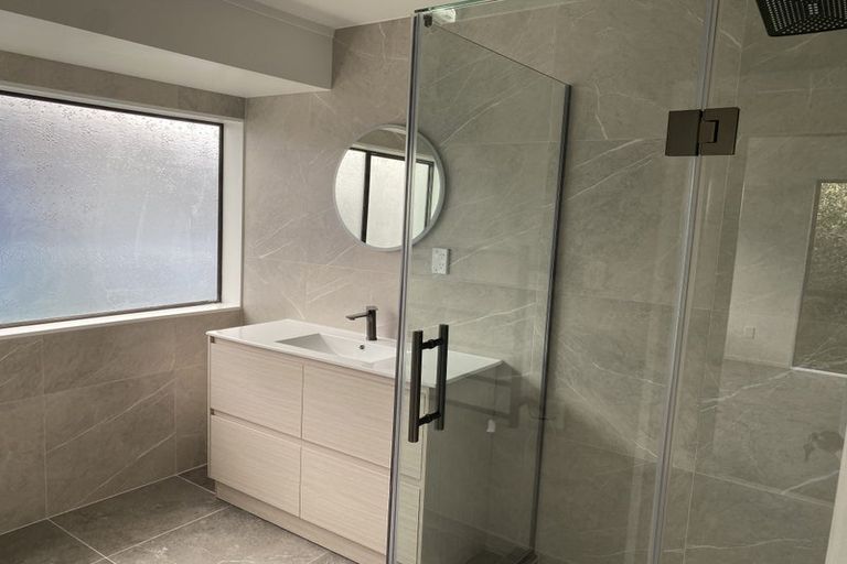 Photo of property in 33a Sunderlands Road, Half Moon Bay, Auckland, 2012