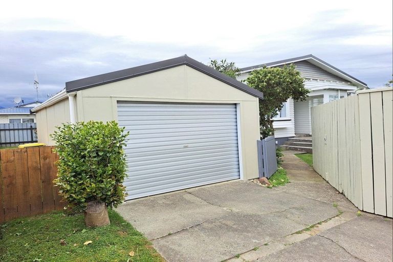 Photo of property in 58b Salisbury Street, Levin, 5510