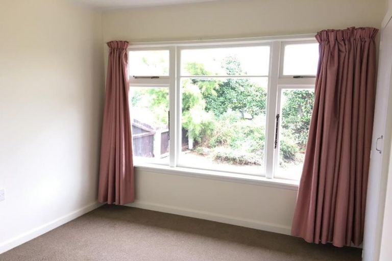 Photo of property in 18 Avonhead Road, Avonhead, Christchurch, 8042