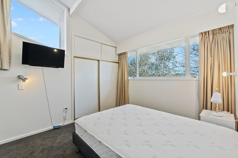 Photo of property in 12 Lynfield Avenue, Ilam, Christchurch, 8041