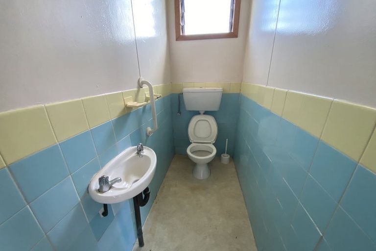 Photo of property in 14 Lincoln Road, Henderson, Auckland, 0610