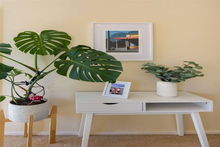 Photo of property in 6 Deepdale Street, Burnside, Christchurch, 8053