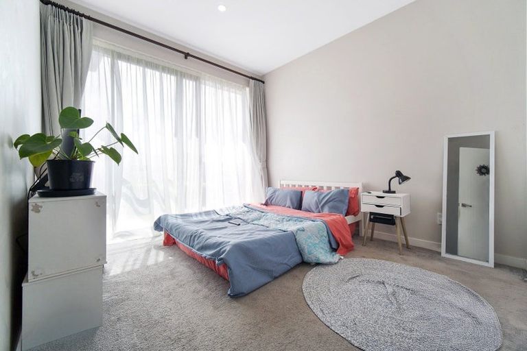 Photo of property in 6 Joseph Kokich Avenue, Swanson, Auckland, 0614