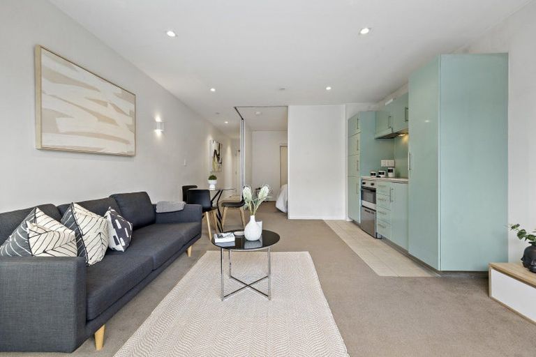 Photo of property in 2r/80 Richmond Road, Grey Lynn, Auckland, 1021