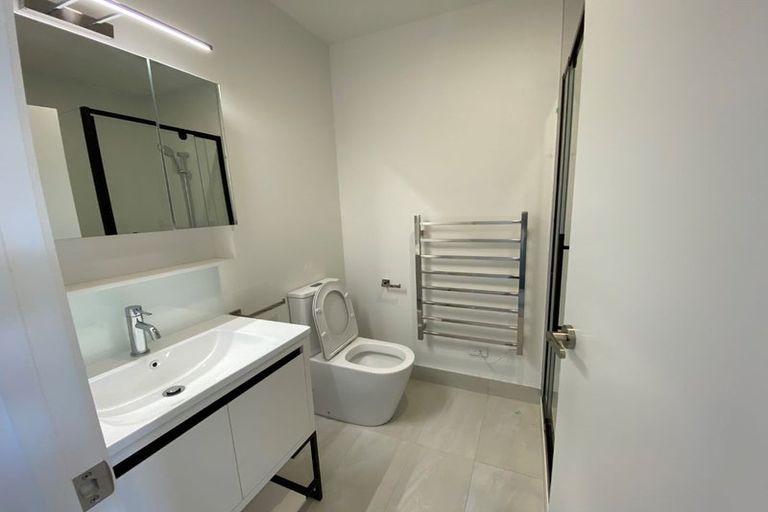 Photo of property in 18 Kotuitui Street, Manukau, Auckland, 2104