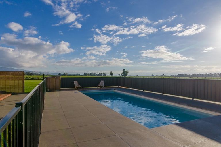 Photo of property in 18b Shooting Butts Road, Martinborough, 5784