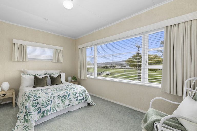 Photo of property in 214 Waddington Drive, Naenae, Lower Hutt, 5011
