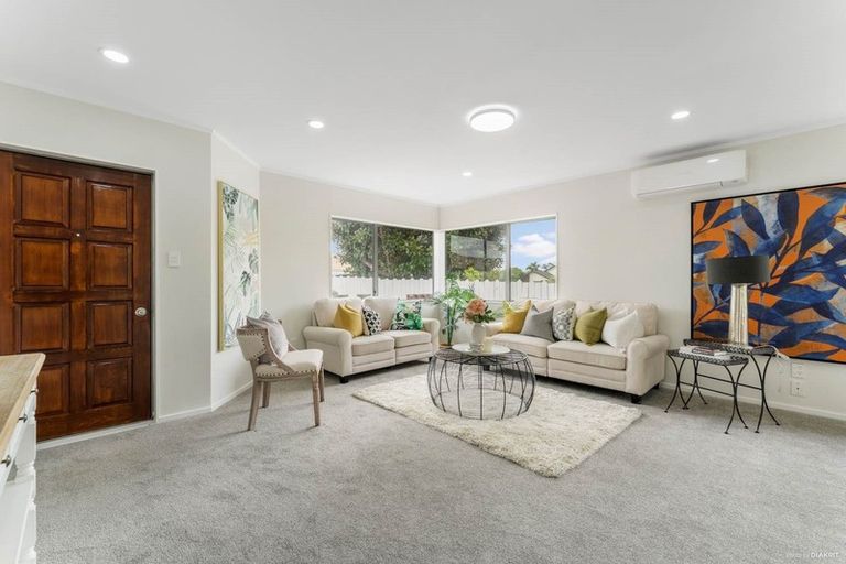 Photo of property in 2/24 Amberwood Drive, Northpark, Auckland, 2013