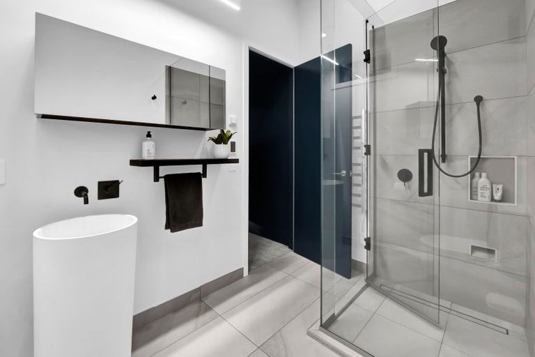 Photo of property in 12a Baring Terrace, Strandon, New Plymouth, 4312