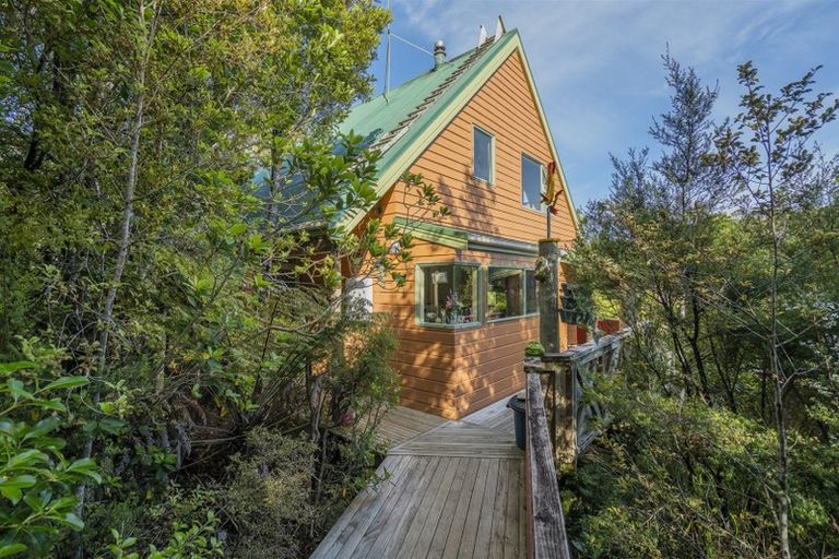 Photo of property in 975 Tuateawa Road, Waikawau, Coromandel, 3584