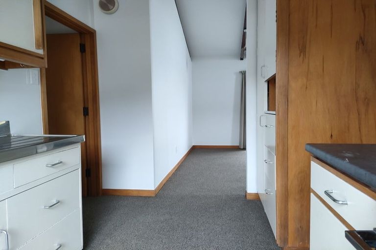 Photo of property in 1 Raekura Place, Redcliffs, Christchurch, 8081