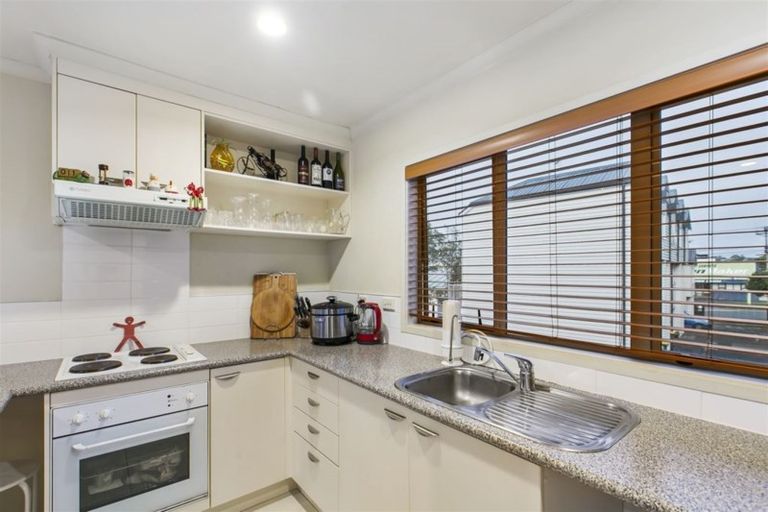 Photo of property in 8/4 Keeling Road, Henderson, Auckland, 0612