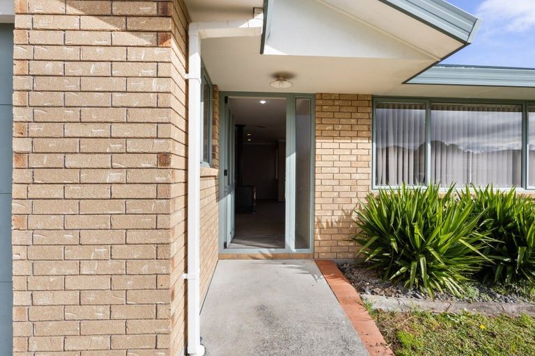 Photo of property in 8a Lloyd Drive, Nawton, Hamilton, 3200