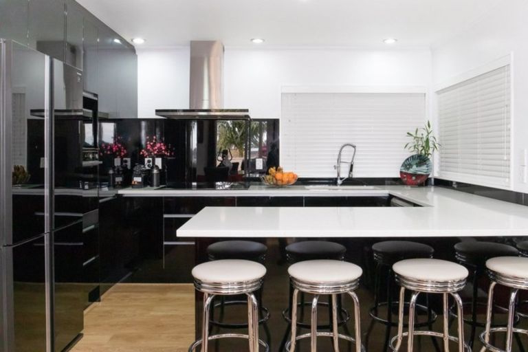 Photo of property in 5 Alice Place, Hillcrest, Auckland, 0627