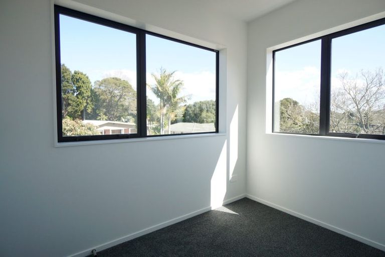 Photo of property in 1/22 Takapu Street, Henderson, Auckland, 0612