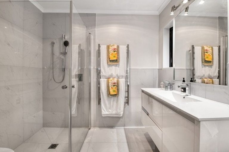 Photo of property in 7a Parkwood Crescent, Gulf Harbour, Whangaparaoa, 0930