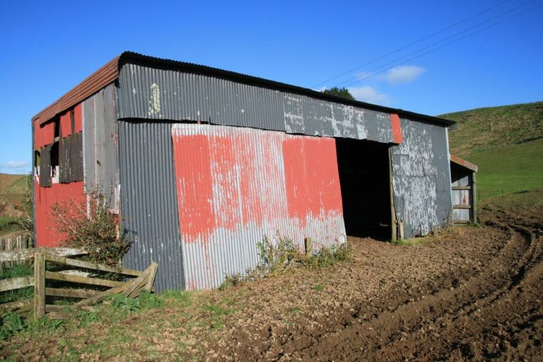 Photo of property in 888a Otaraoa Road, Tikorangi, Waitara, 4383