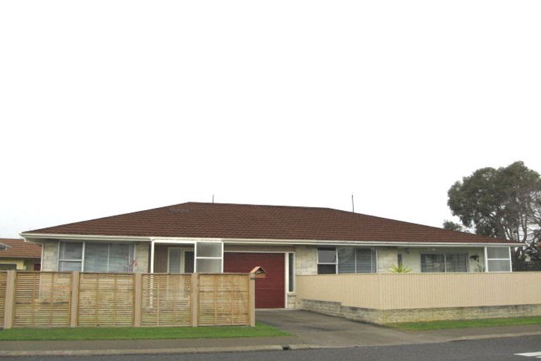 Photo of property in 201 Mclean Street, Saint Leonards, Hastings, 4120