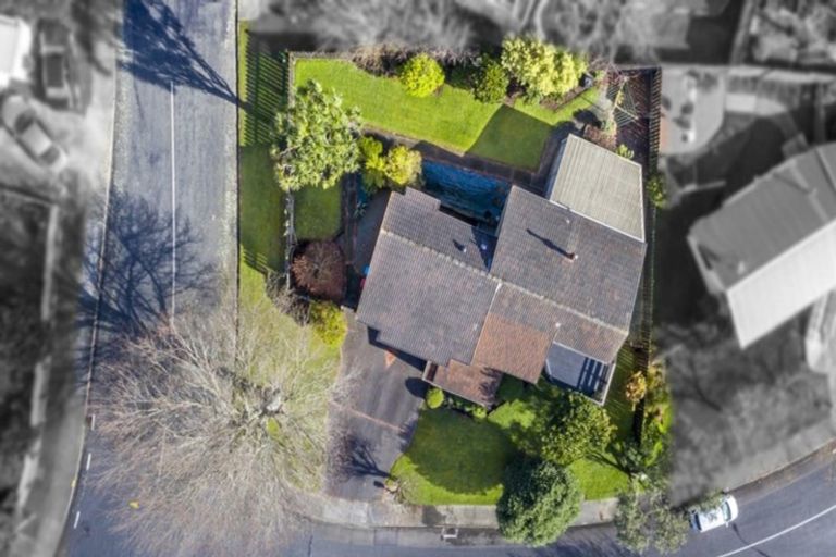 Photo of property in 2 Tapestry Grove, Silverstream, Upper Hutt, 5019