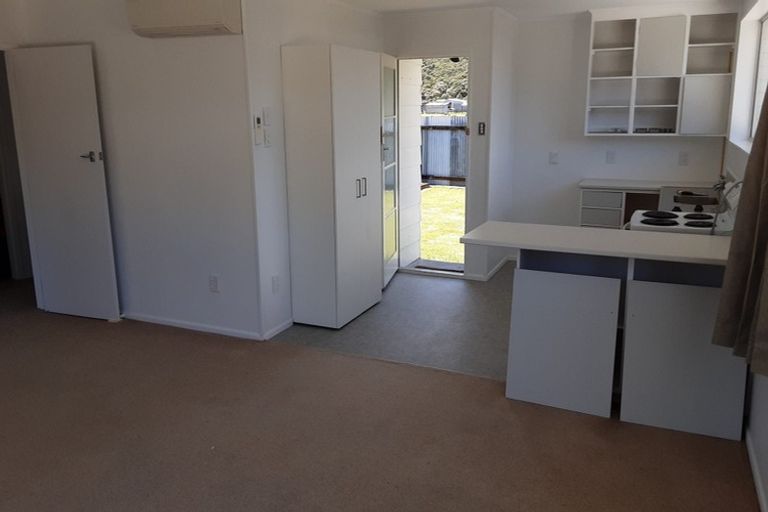 Photo of property in 2/306 Wellington Road, Wainuiomata, Lower Hutt, 5014