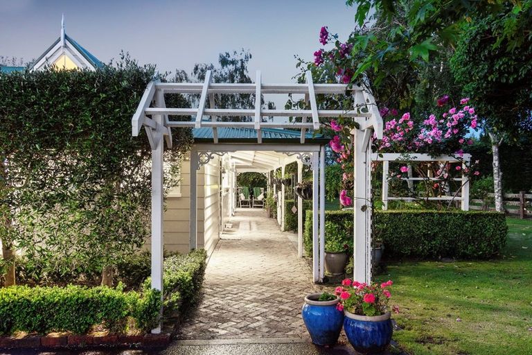 Photo of property in 42 Kayelene Place, Omokoroa, 3114