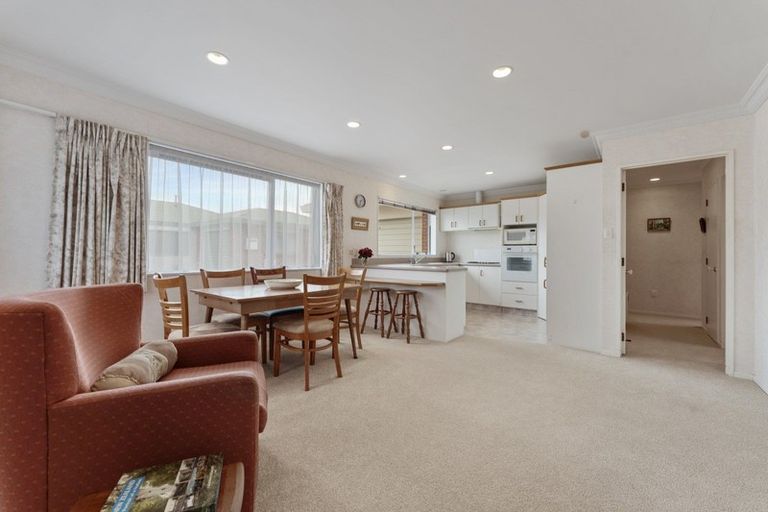 Photo of property in 2/93 Wallace Place, Westown, New Plymouth, 4310