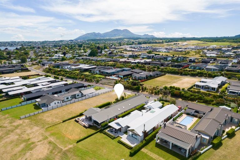 Photo of property in 32 Kuiwai Drive, Rainbow Point, Taupo, 3330