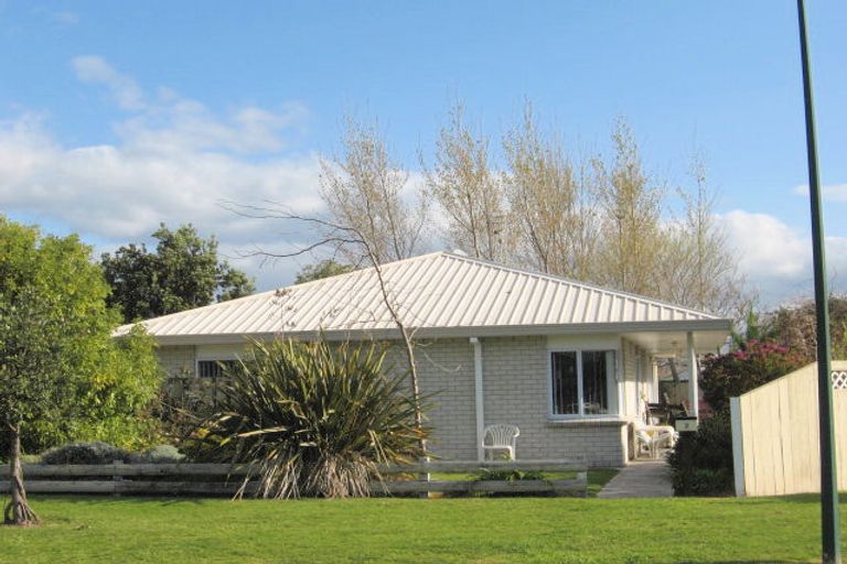 Photo of property in 2 Webb Place, Papamoa Beach, Papamoa, 3118