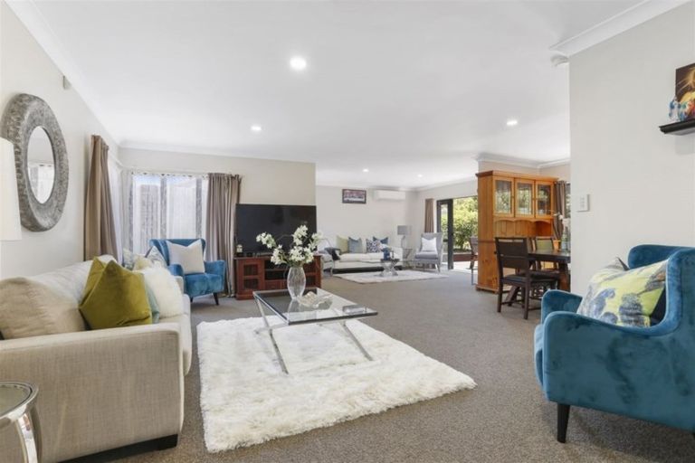 Photo of property in 4f Shaw Road, Oratia, Auckland, 0604