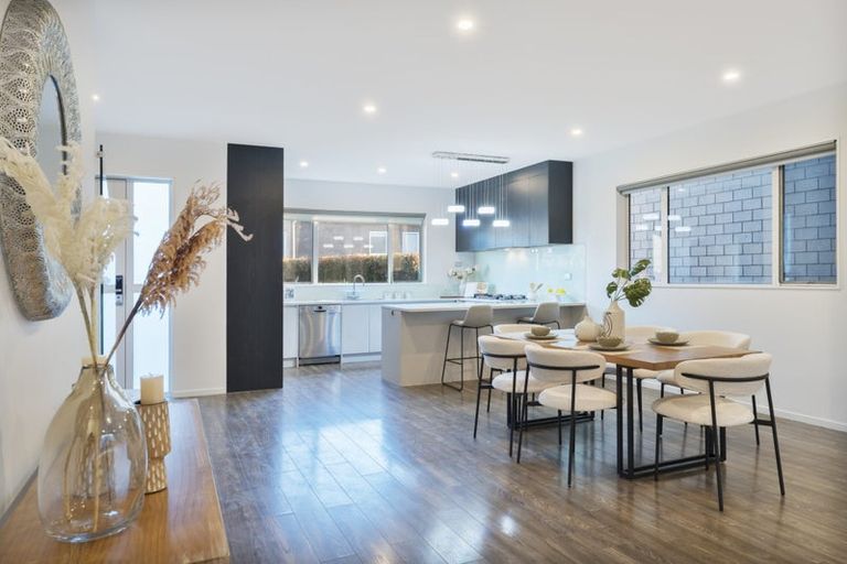 Photo of property in 22 Sunshine Boulevard, Sunnyvale, Auckland, 0612