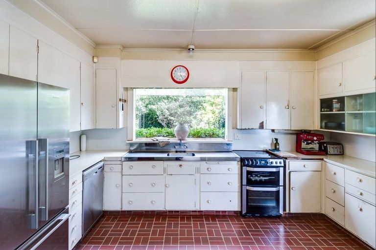 Photo of property in 32 Saint Andrews Road, Havelock North, 4130