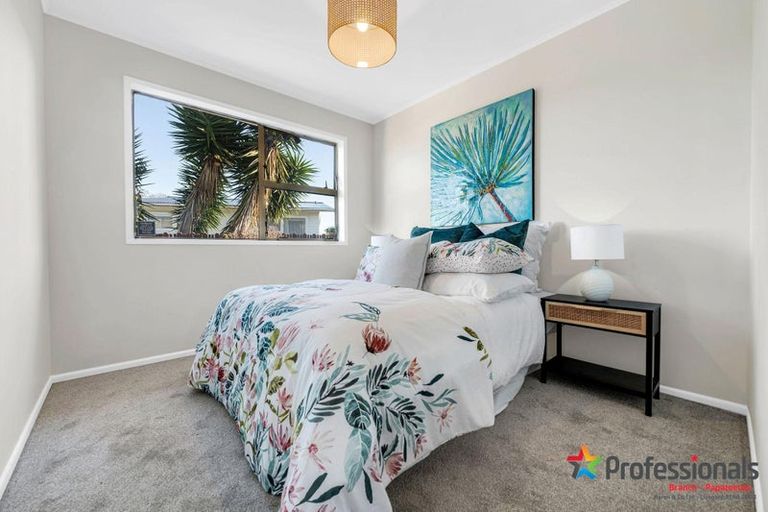 Photo of property in 4 Burlington Place, Manurewa, Auckland, 2102