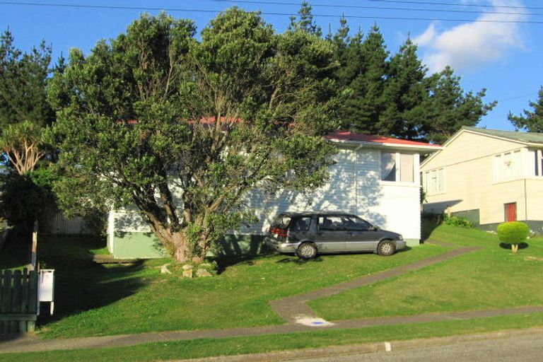 Photo of property in 9 Northumberland Street, Cannons Creek, Porirua, 5024