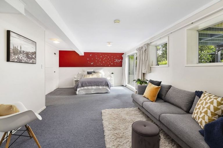 Photo of property in 140 Broderick Road, Johnsonville, Wellington, 6037