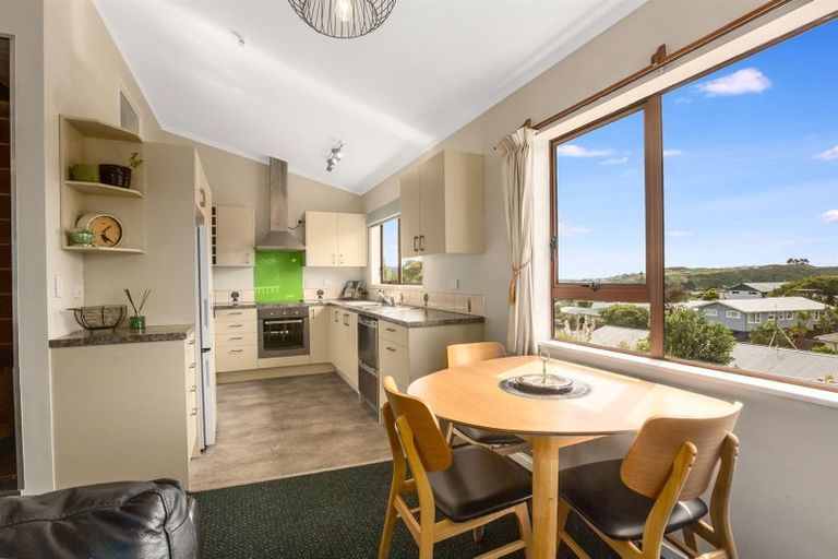 Photo of property in 3a Quinn Grove, Ranui, Porirua, 5024