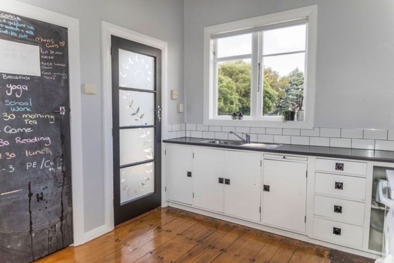 Photo of property in 22 King Street, Dannevirke, 4930