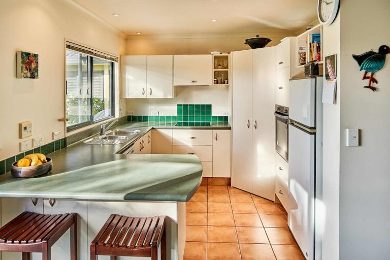 Photo of property in 7 Lorna Irene Drive, Raumati South, Paraparaumu, 5032