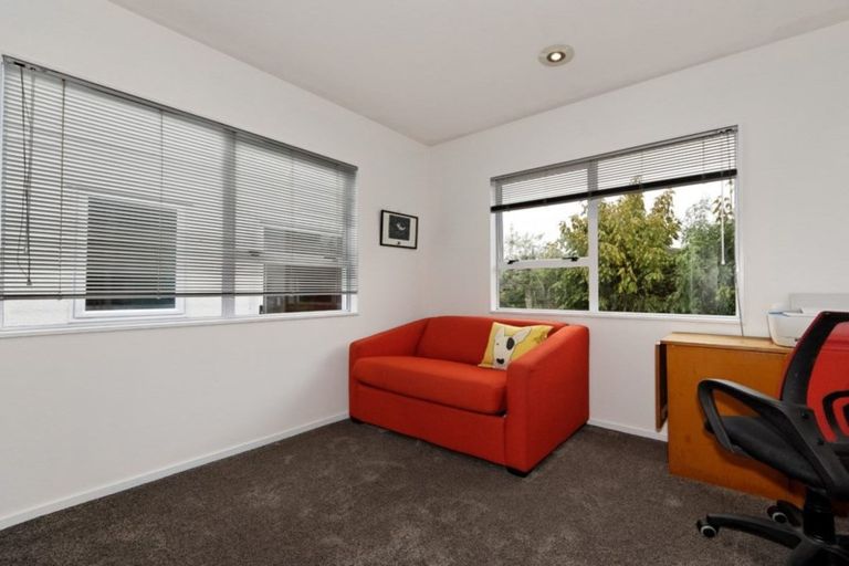 Photo of property in 29 Glucina Avenue, West Harbour, Auckland, 0618