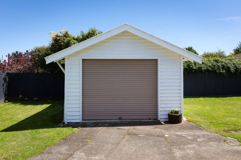Photo of property in 15 Albert Street, Dannevirke, 4930