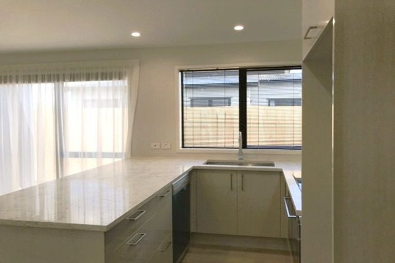 Photo of property in 63 Clarks Beach Road, Clarks Beach, 2122