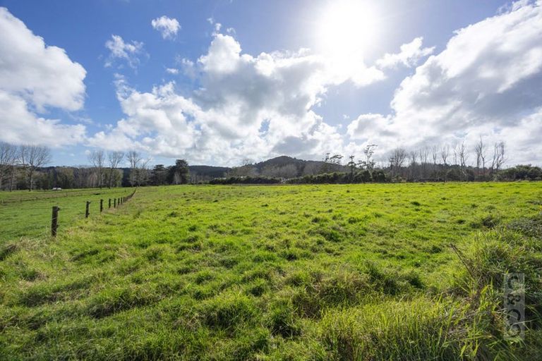 Photo of property in 836 Old North Road, Waimauku, 0882