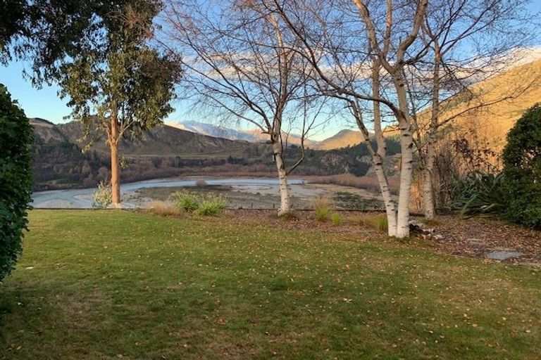 Photo of property in 38 Amber Close, Arthurs Point, Queenstown, 9371