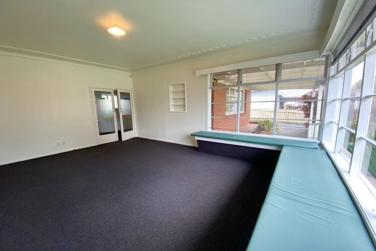 Photo of property in 379 Broadway, Stratford, 4332