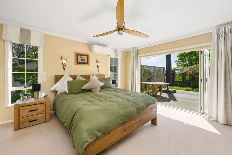 Photo of property in 6 Tupara Crescent, Kawaha Point, Rotorua, 3010