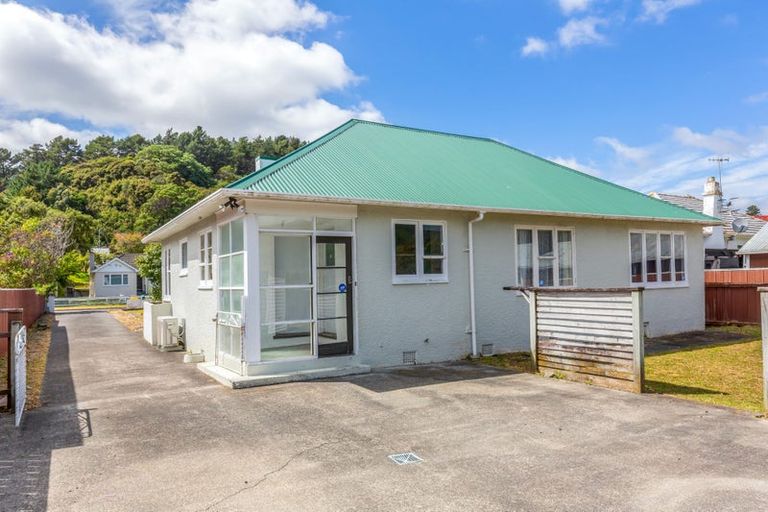 Photo of property in 16 Peel Place, Wainuiomata, Lower Hutt, 5014
