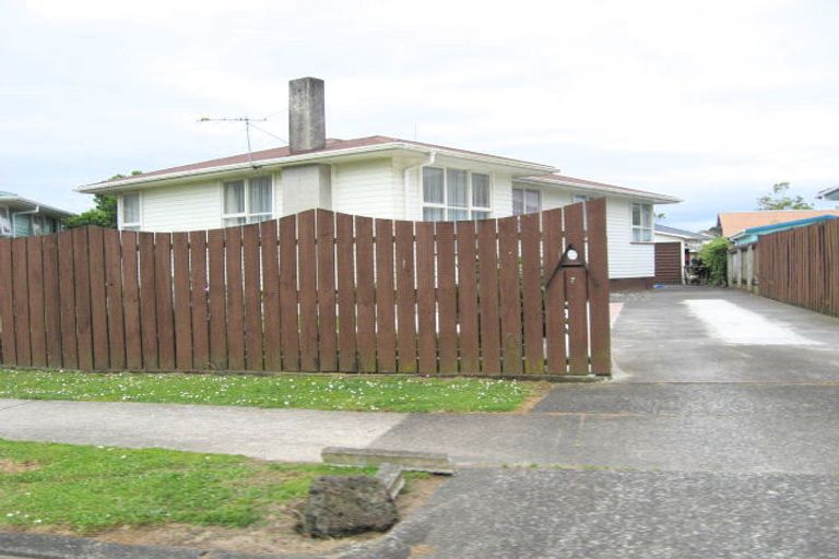 Photo of property in 7 Convair Crescent, Mangere, Auckland, 2022