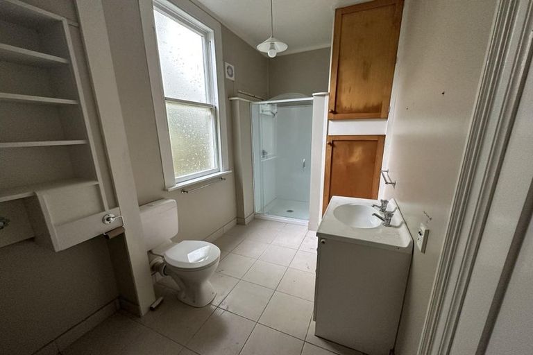 Photo of property in 180-182 Ohiro Road, Brooklyn, Wellington, 6021